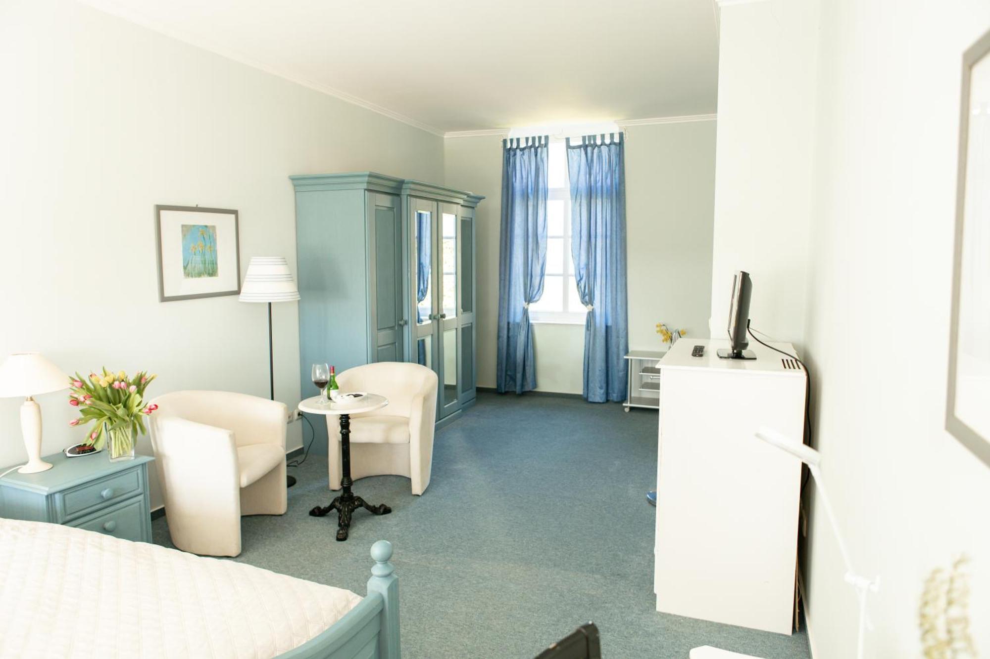 Boutique Hotel Gut Tribbevitz Neuenkirchen auf Rugen Exterior foto